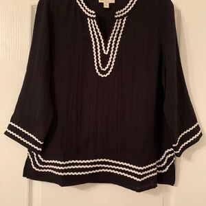 Appleseed’s Petite Small Black With White Trim Tunic Top